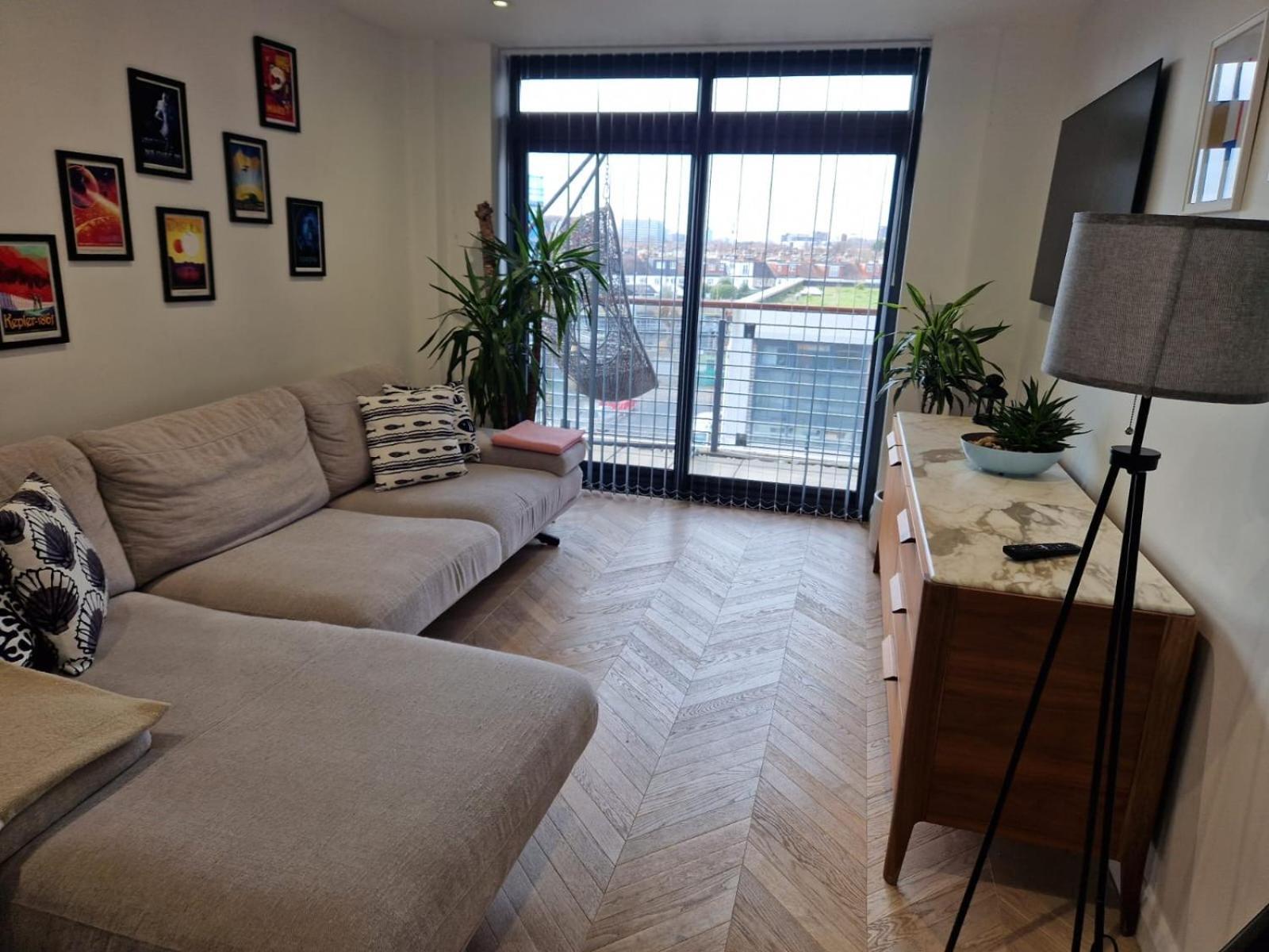 Appartamento Cosy 1 Bedroom With Balcony Near Chiswick Londra