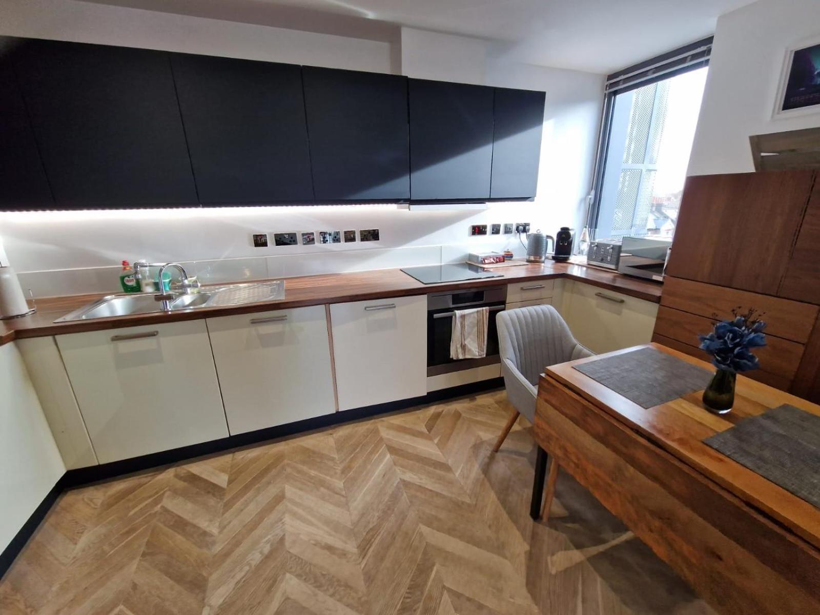 Cosy 1 Bedroom With Balcony Near Chiswick Londra